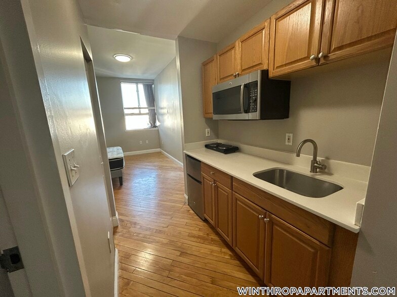 Building Photo - 312 Shirley St