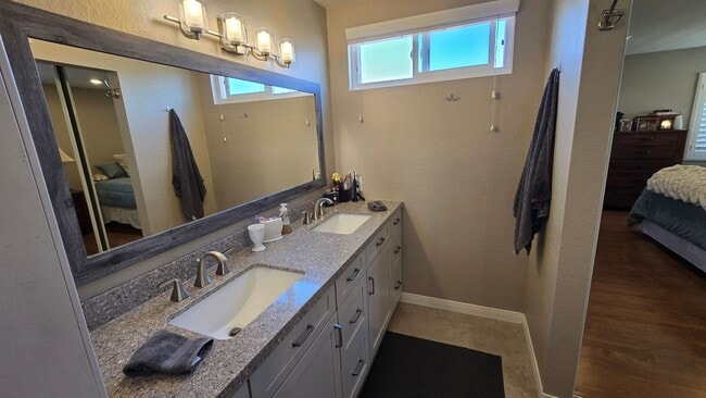 Building Photo - 10978 Cool Lake Terrace