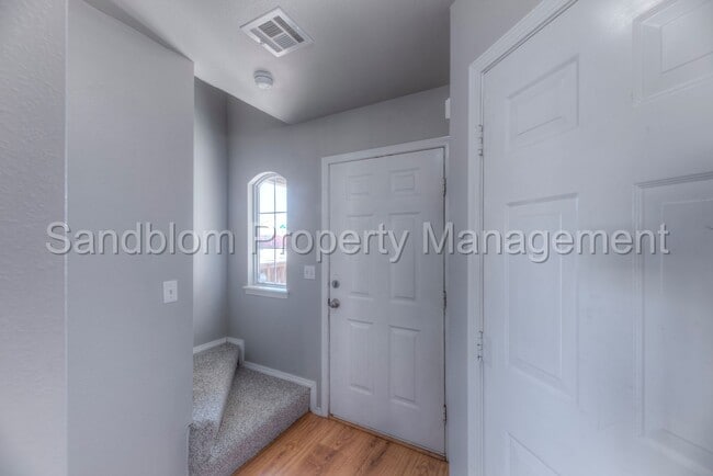 Building Photo - For Lease | Jenks | Available Now!