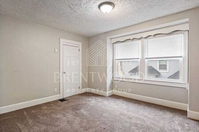 Building Photo - Updated and Move-In Ready 4-Bedroom Home