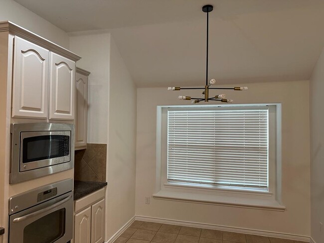 Building Photo - 13803 Fall Harvest Dr