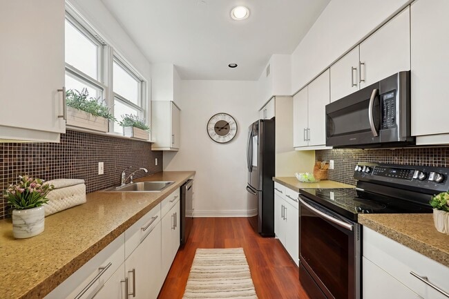 Building Photo - 205 Shearwater Ct W