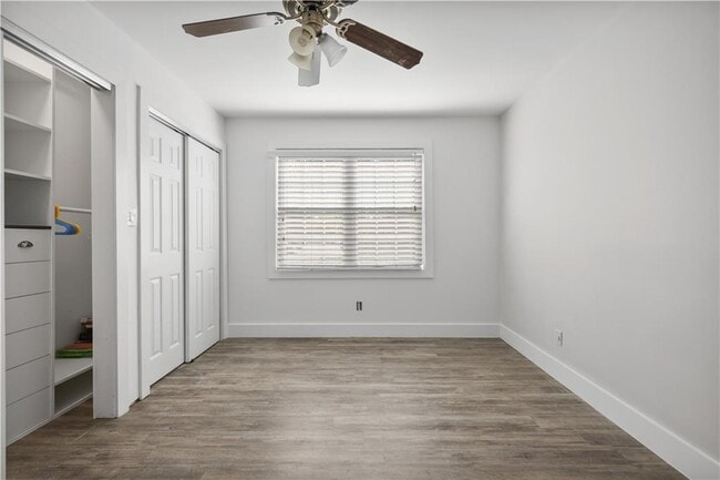 Building Photo - 330 Winding River Dr