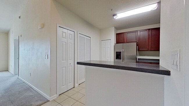 Building Photo - FIRST MONTH FREE OF RENT IF MOVE IN BY JUN...