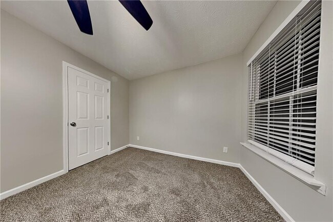 Building Photo - 1304 Stephens Pond View