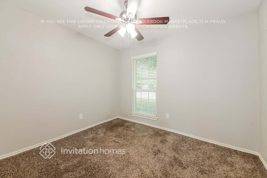 Building Photo - 611 Hanover Dr