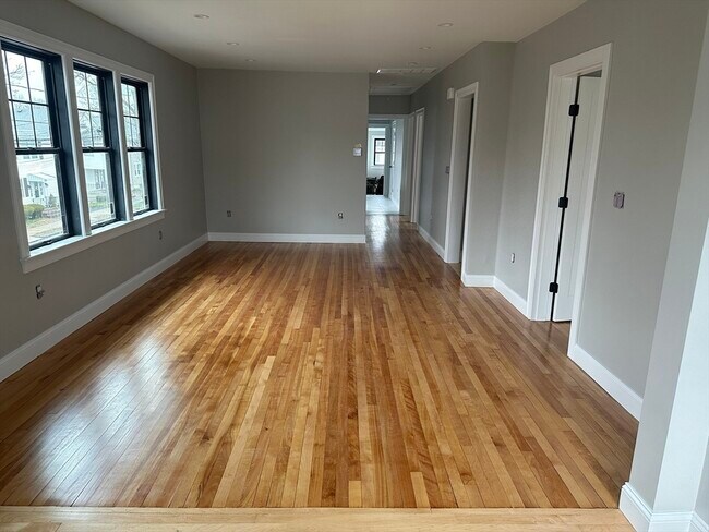 Building Photo - 41 Cornell St