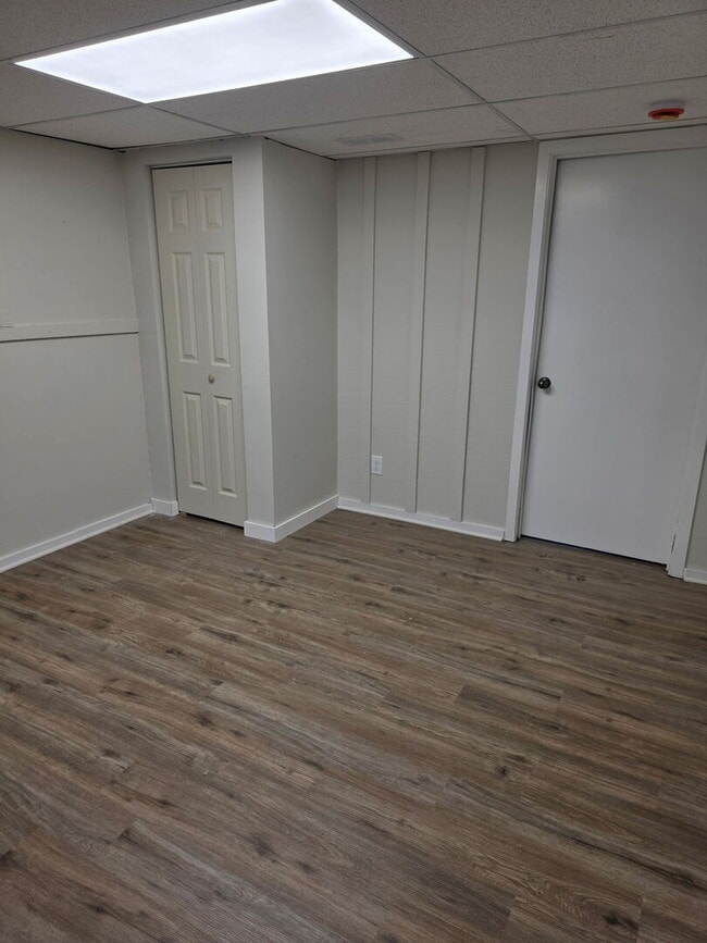 Building Photo - 668 Anita Ave