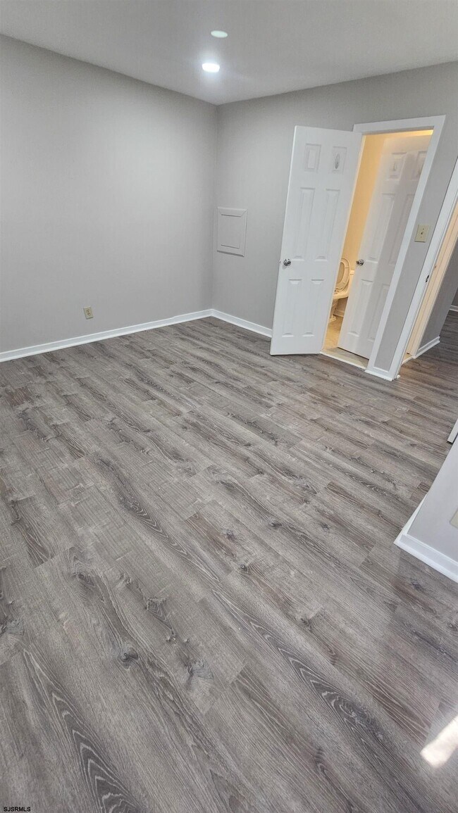 Building Photo - 184 Heather Croft