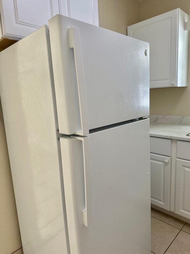 Building Photo - 616 S 6th St