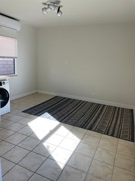 Building Photo - 2219 Glendon Ave