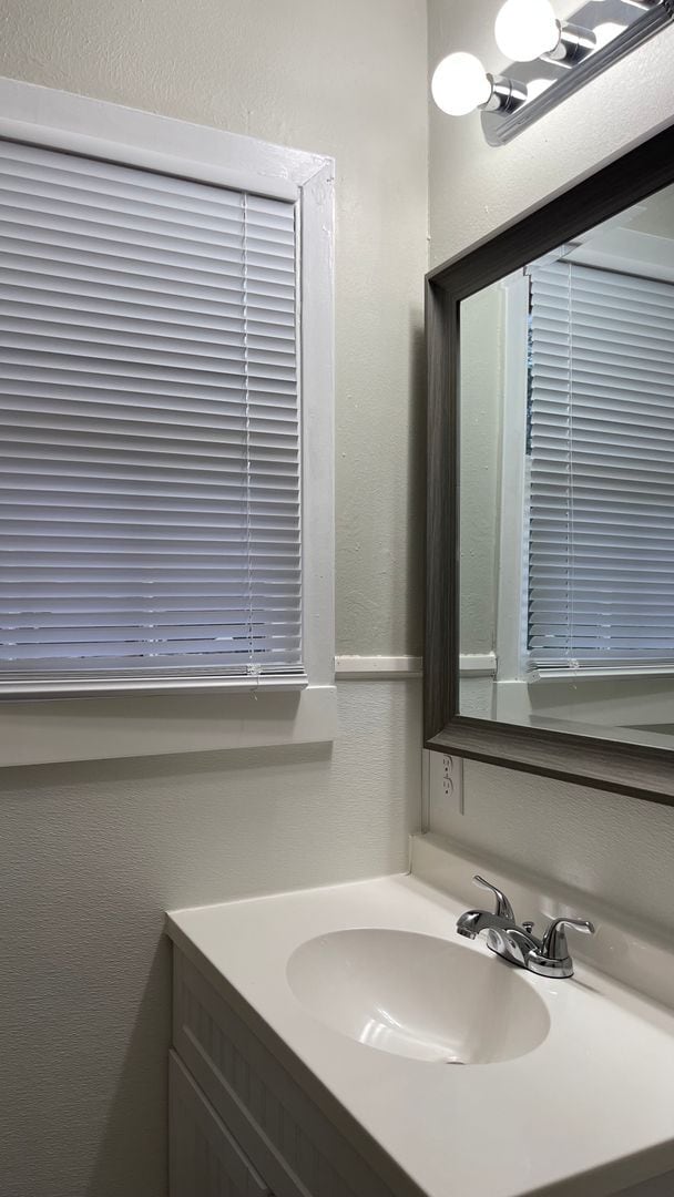 Building Photo - 3 Bedroom House Within Walking Distance of SFA