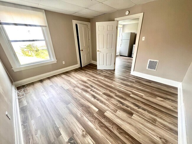 Building Photo - 129 McGinnis Avenue (Full Service)