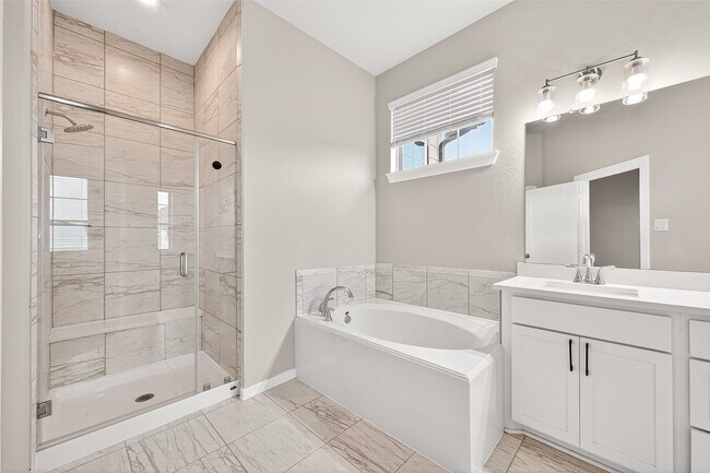 Building Photo - 9442 Starlight Oak Dr