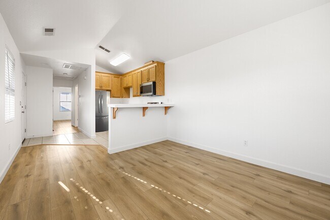 Building Photo - 2025 Northfield Dr