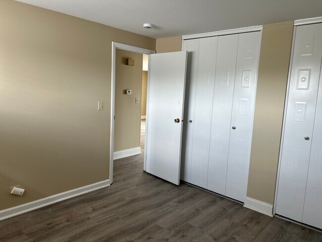 Building Photo - 1339 Forestdale Ct