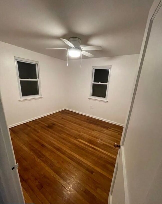 Building Photo - 100 Talisman Ct