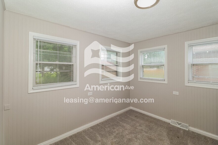 Building Photo - 521 Dale Ave