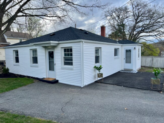 Building Photo - 45 Bedford Ave