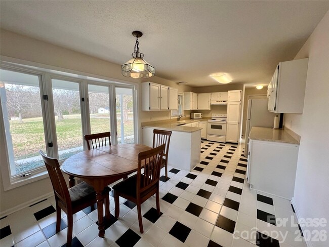 Building Photo - 149 Lytton Farm Rd