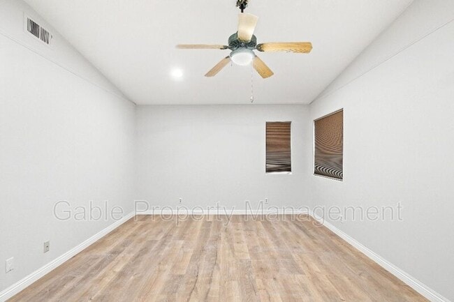 Building Photo - 25822 Blake Ct