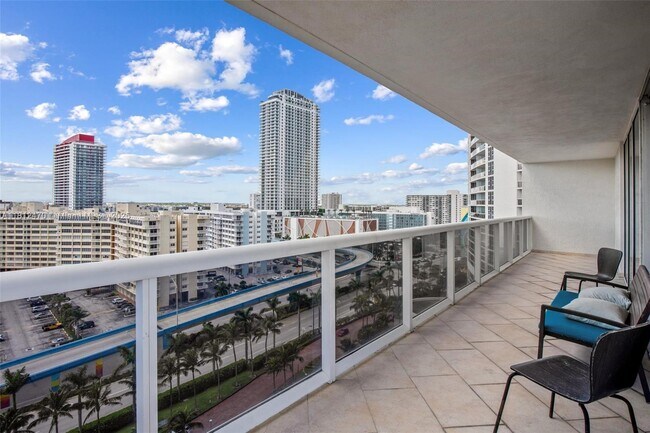 Building Photo - 1830 S Ocean Dr