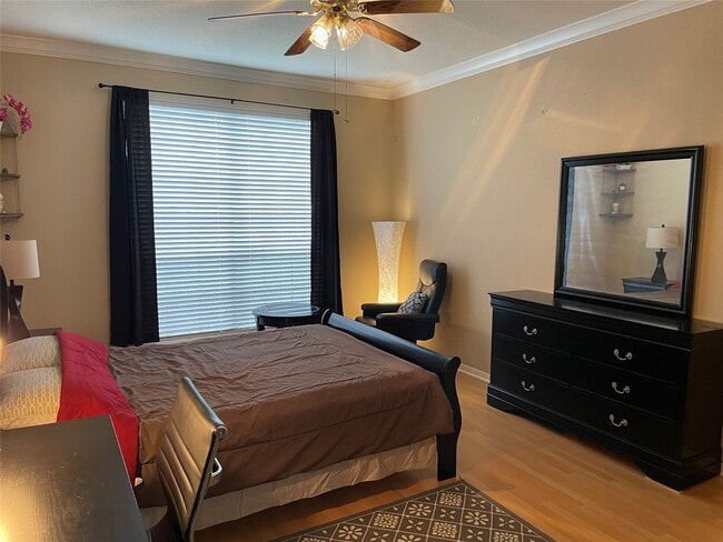 Building Photo - 8055 Cambridge St