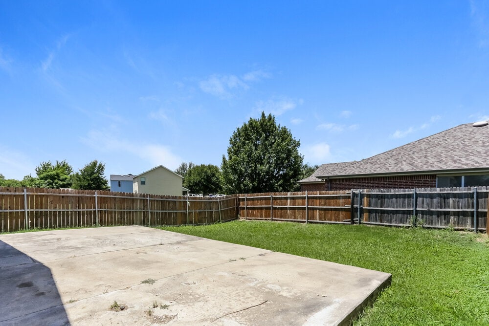 Building Photo - 1303 Macaw Ct
