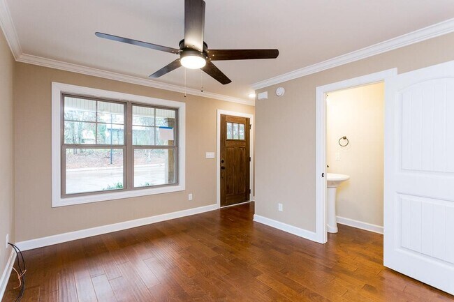 Building Photo - 2506 E Main St