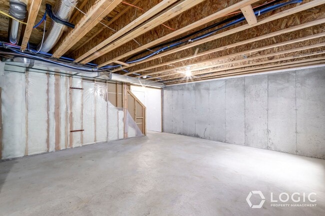 Building Photo - Spacious Townhome in Herriman!