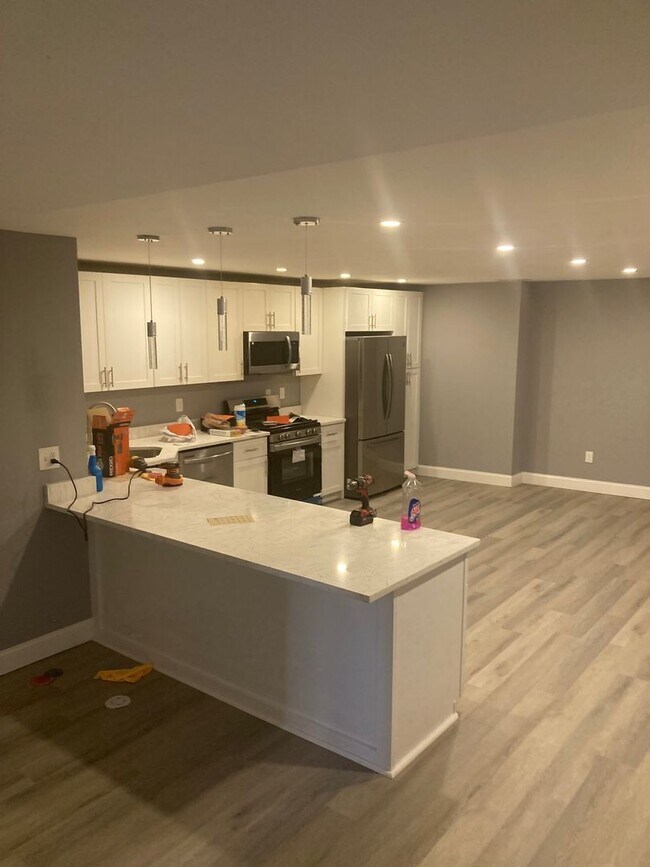 Building Photo - 1910 Fox Chapel Rd