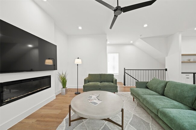 Building Photo - 2510 Gray St