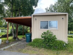 Building Photo - 3 bedroom in Dimond Estates