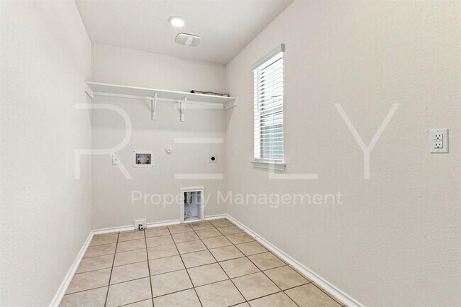 Building Photo - 521 Colonel McNally Cv