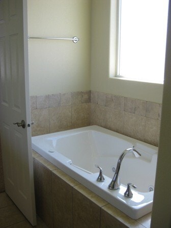Building Photo - Beautiful West Richland Home with RV Parking!