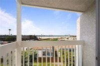 Building Photo - 271 S Ventura Rd