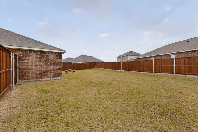 Building Photo - Modern 3-Bedroom Corner Lot Home with Fenced Yard in Forney – Built in 2023