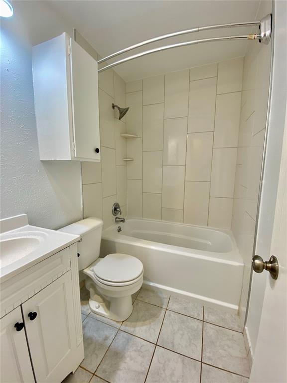 Building Photo - 2311 Dovehill Dr