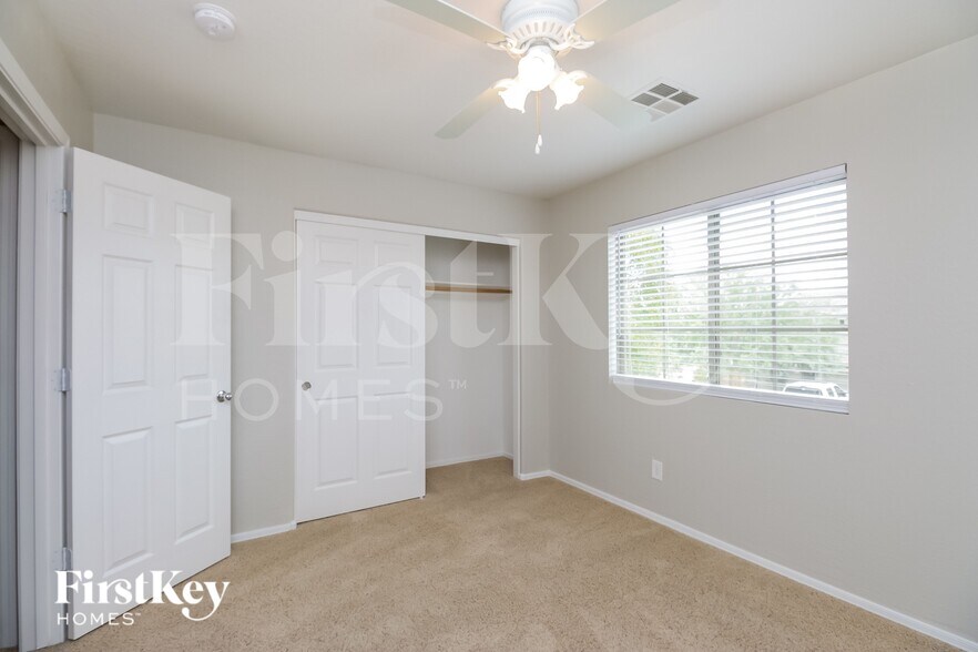 Building Photo - 2641 W Prospector Way