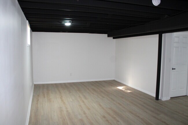 Building Photo - Beautiful 4-bedroom, 3 full baths home located in Independence, MO