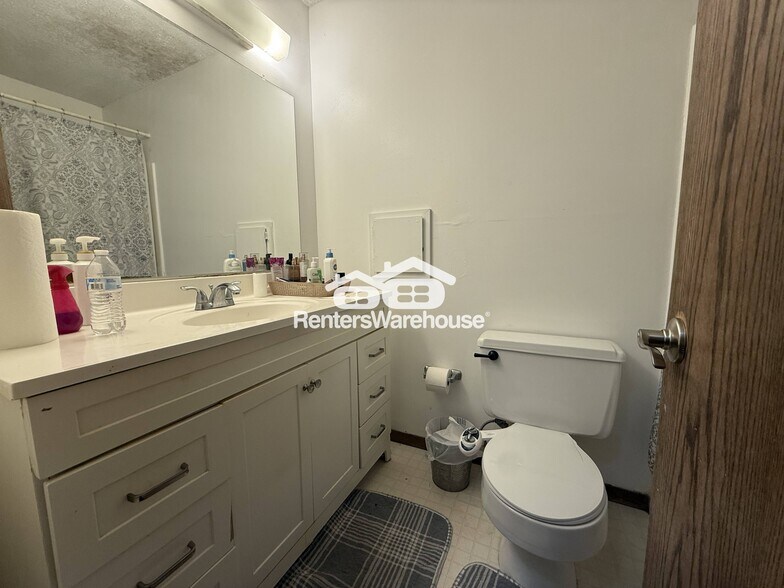 Building Photo - 1514 N Timber Ridge