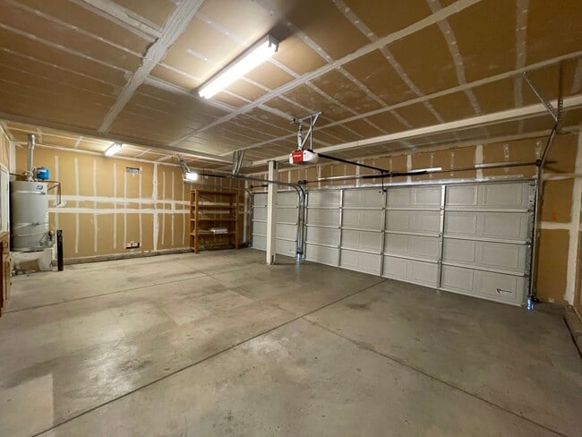 Building Photo - Kitchen Island, Covered Patio w/ Outdoor B...