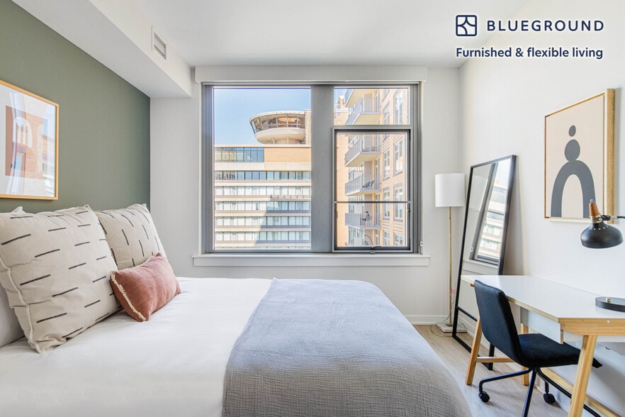 Building Photo - 400 Army Navy Dr