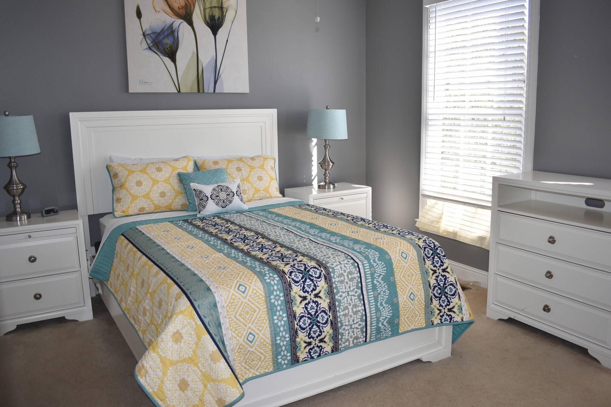 Bedroom #1 with queen bed and attached bath - 433 Montgomery St