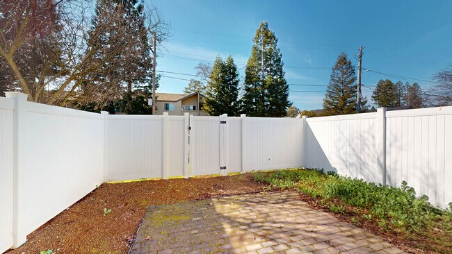 Building Photo - 15443 Marty Dr