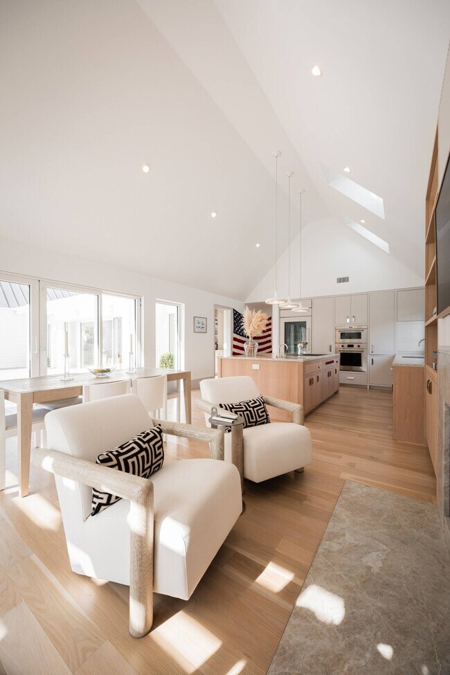 Building Photo - 492 Abrahams Path