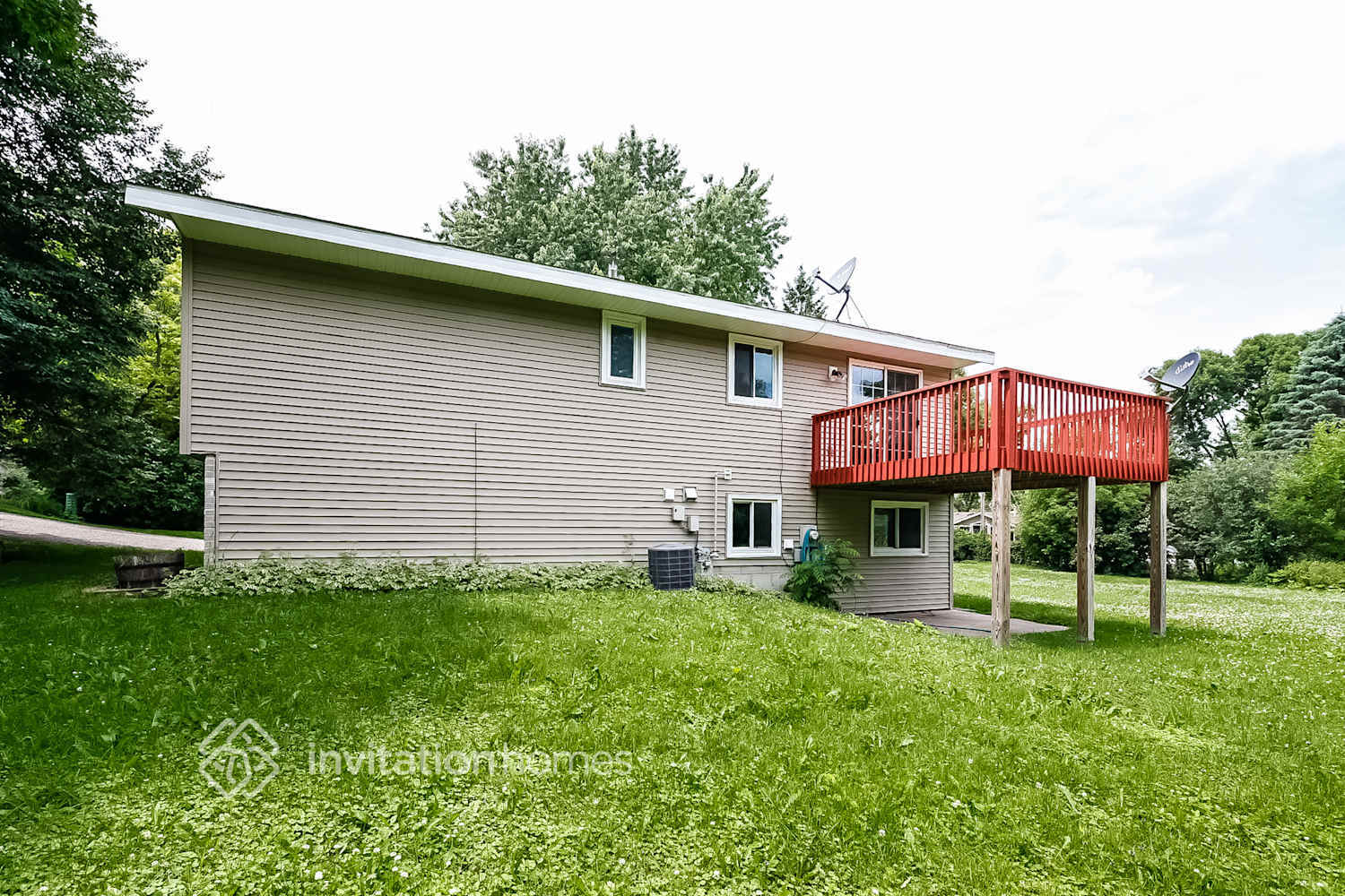 Building Photo - 4804 W Hidden Valley Dr
