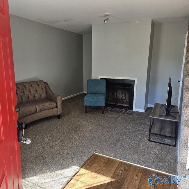 Building Photo - 2006 Reaches Pl SW