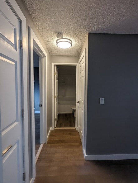 Building Photo - 1614 Cellars Ave