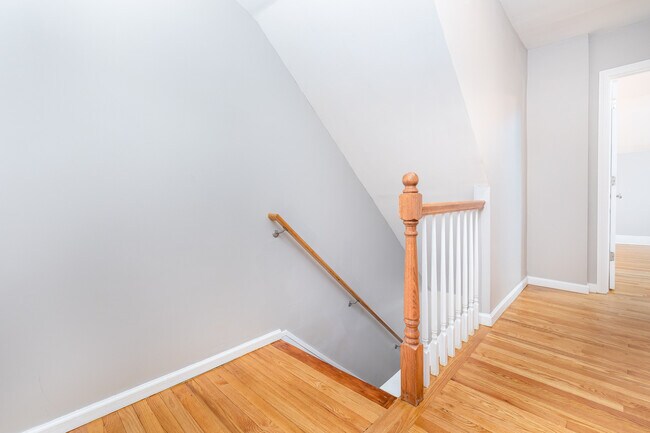 Building Photo - 81 Main St